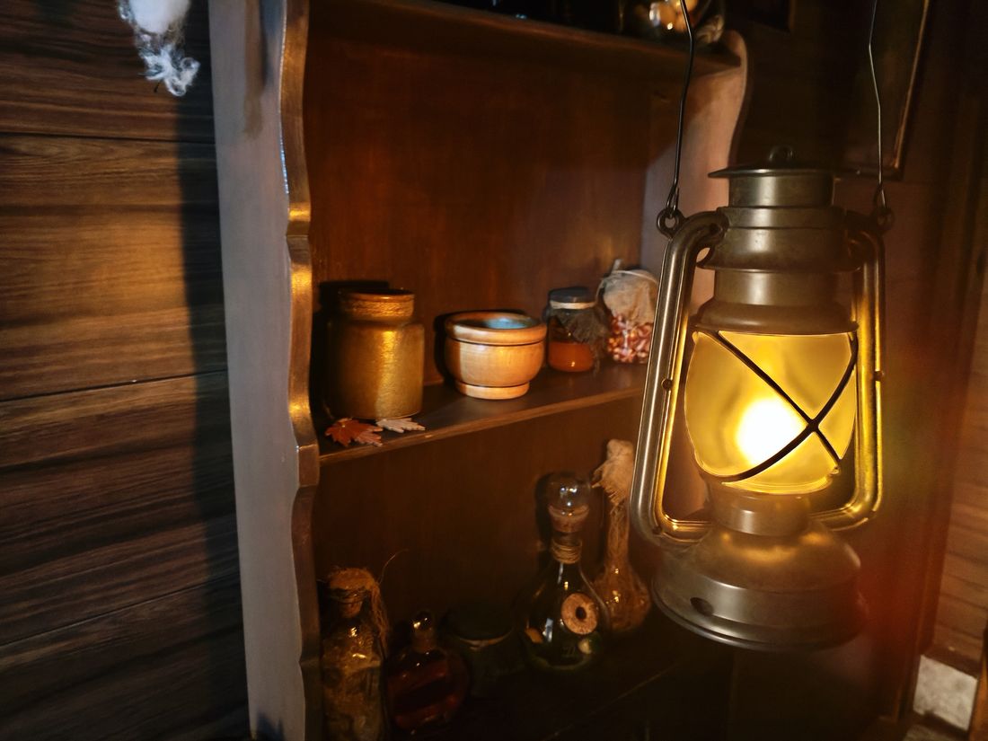 Plan de lluvia en Marbella · escape room — farol estanteria